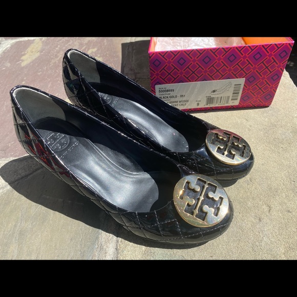 Tory Burch Quinn Quilted Wedge -size 9 black - Picture 5 of 6